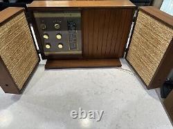 Vintage Général Electric T-1000C Stéréo/Radio Moderne du Milieu du Siècle en Noyer Excelle