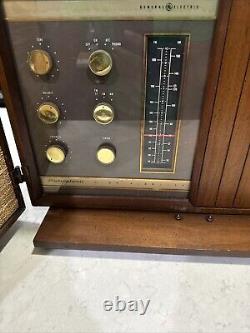 Vintage Général Electric T-1000C Stéréo/Radio Moderne du Milieu du Siècle en Noyer Excelle