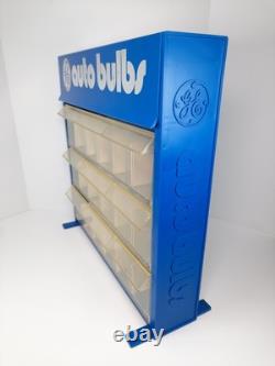 Vitrine de présentation de lampes auto vintage GE avec tous les diviseurs de tiroirs