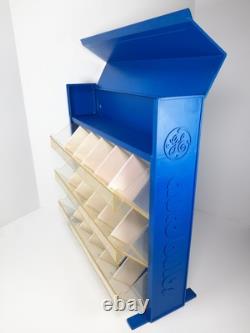 Vitrine de présentation de lampes auto vintage GE avec tous les diviseurs de tiroirs