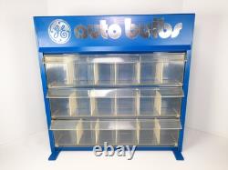 Vitrine de présentation de lampes auto vintage GE avec tous les diviseurs de tiroirs