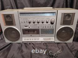 Vtg 1982 Système musical transportable général électrique très rare modèle n° 3-5267A